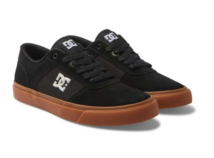 Kenali sejarah dan kelebihan sepatu DC