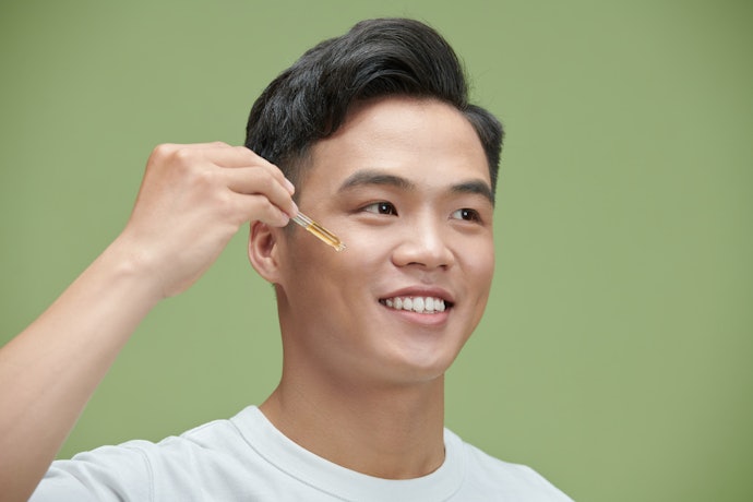 Apakah serum perlu dipakai oleh pria?