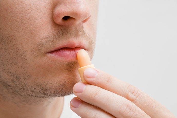 Apakah lip balm bisa digunakan laki-laki?
