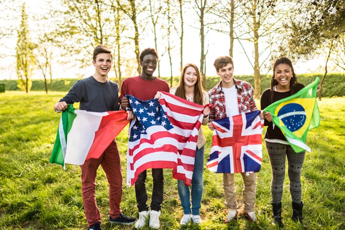 Alasan orang Indonesia mencari teman dari luar negeri