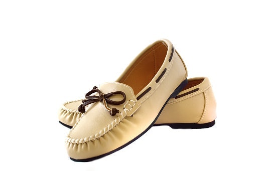 Apa perbedaan sepatu moccasin dengan boat shoe?