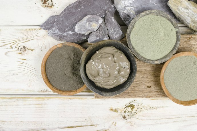 Bagaimana cara menggunakan clay mask untuk kulit berjerawat?
