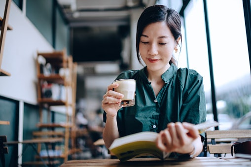Apa bedanya novel sejarah dengan sejarah?