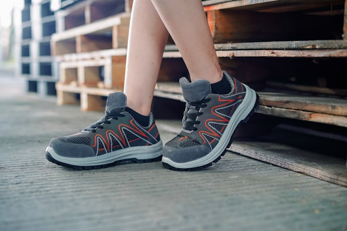Apakah anak-anak perlu menggunakan sepatu running saat lari?