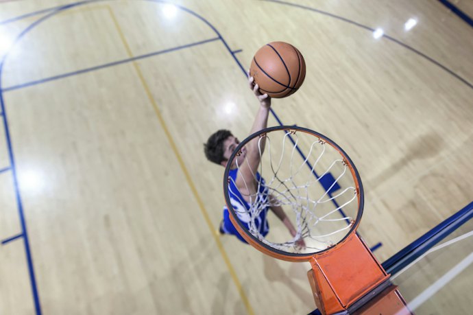 Ukuran tinggi dan diameter ring basket menurut kategori pemain