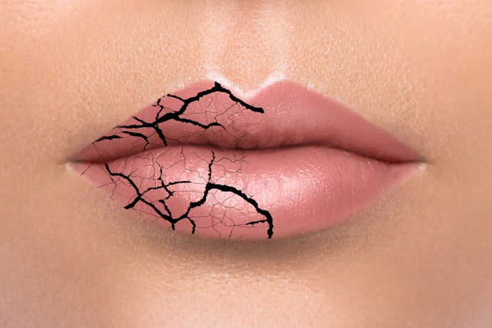 Apakah bibir kering cocok pakai lip tint?