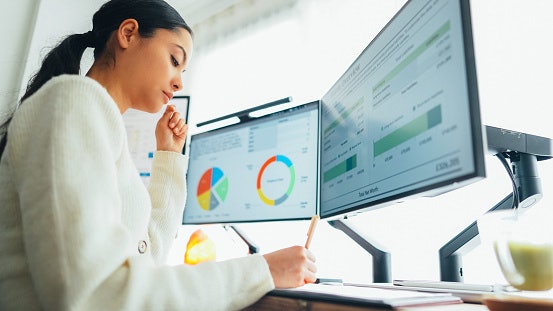 Seberapa penting menyesuaikan monitor komputer dengan tujuan penggunaannya?