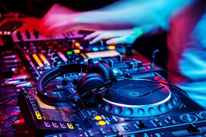 Apa itu DJ controller?