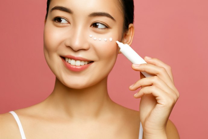 Apakah boleh menggunakan eye cream setiap hari?