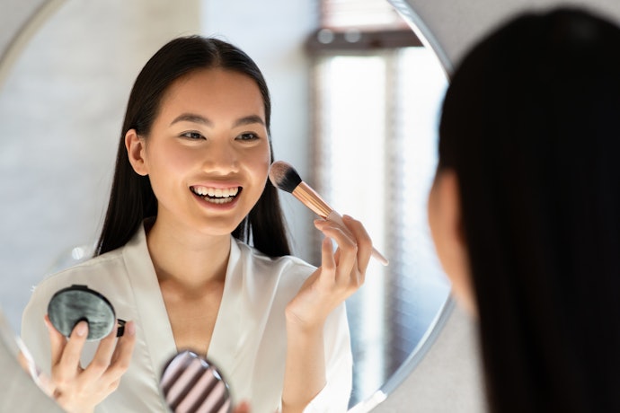 Apakah penting memakai kuas makeup saat ber-makeup?