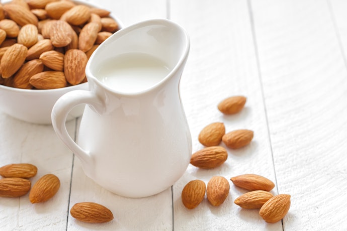 Apa manfaat dari susu almond?