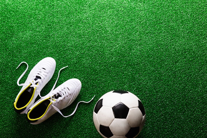 Sepatu seperti apa yang bisa digunakan untuk mini soccer?