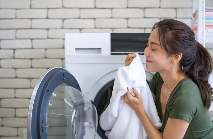 Bisakah baju cucian di rumah sewangi baju yang di-laundry?