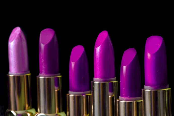 Keunggulan lipstik berwarna ungu