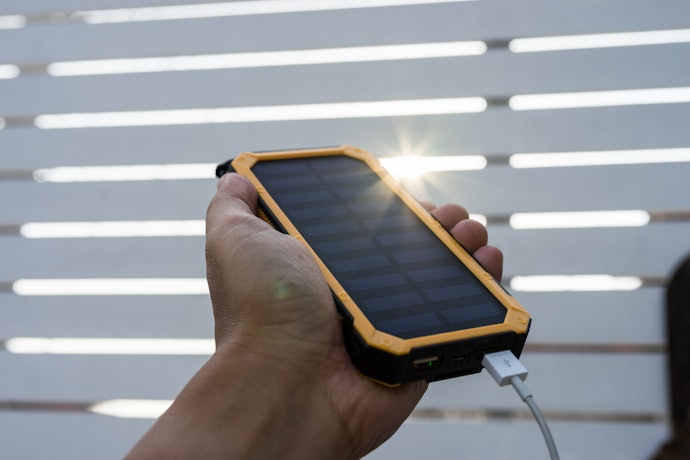 Apa itu solar power bank?