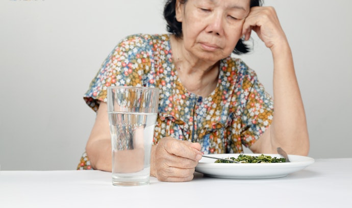 Apa yang menyebabkan orang dewasa mengalami penurunan nafsu makan?