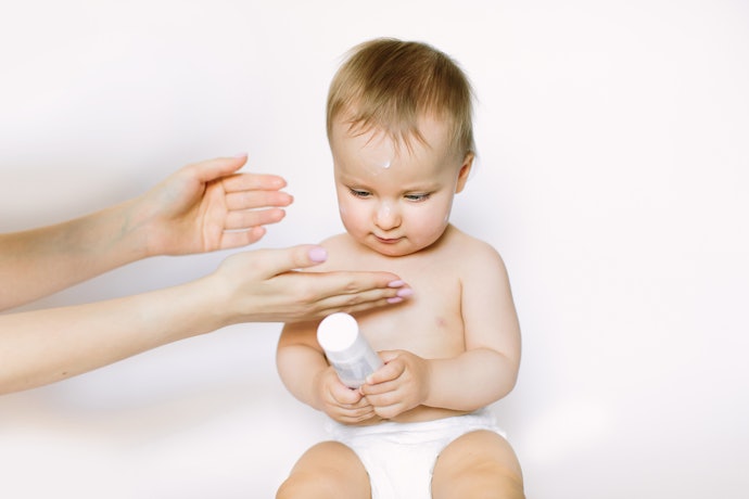 Pentingnya menggunakan balsem yang khusus diformulasikan untuk bayi