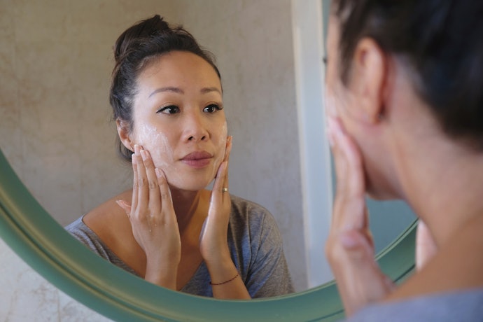 Apakah face wash bisa mencerahkan wajah?
