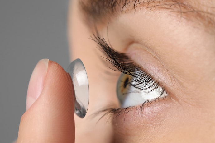 Berapa lama boleh pakai softlens minus?