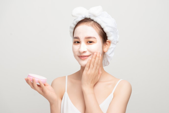 Apakah clay mask efektif untuk beruntusan?