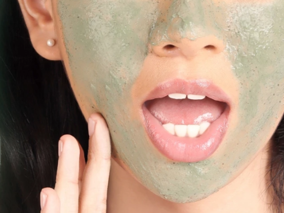Apakah masker bisa mengangkat komedo?