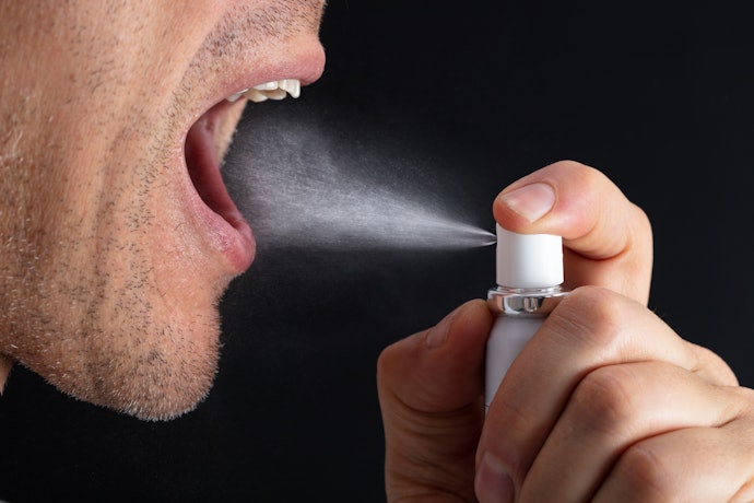 Apakah mouth spray ampuh untuk menghilangkan bau mulut?