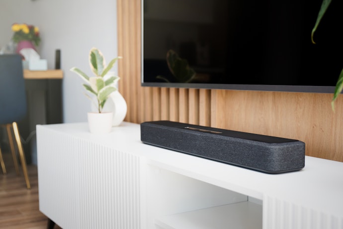 Apa keuntungan memakai speaker untuk TV?