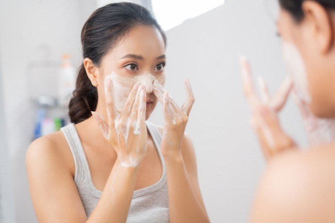 Apakah mencuci muka bisa menghilangkan jerawat?