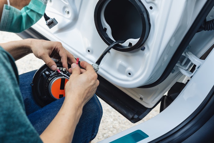 Bagaimana cara pemasangan speaker woofer yang tepat di mobil?