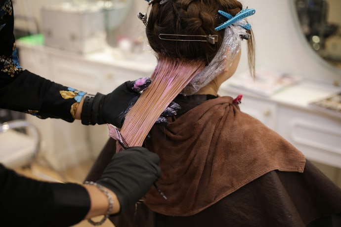 Apakah setelah cat rambut boleh pakai vitamin rambut?