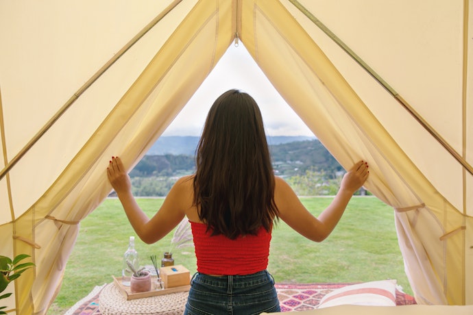 Apa itu penginapan glamping?