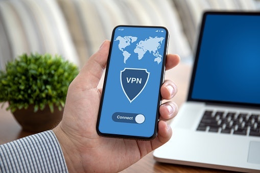 Bila website yang ingin Anda kunjungi diblokir, gunakan aplikasi dengan VPN bawaan agar browsing lebih fleksibel