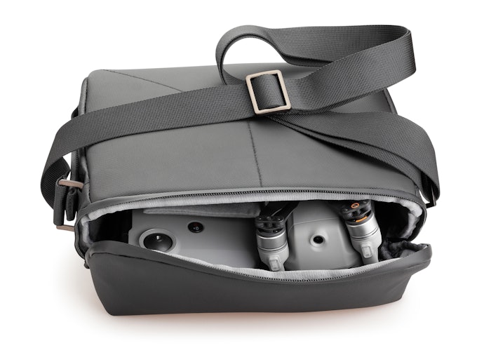 Bagi para traveler, pilih drone mini yang bisa dilipat dan praktis untuk dibawa ke mana saja