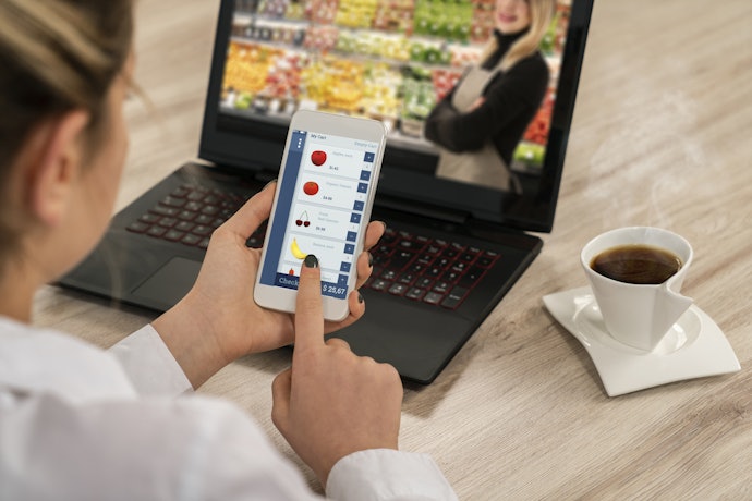 Saat membeli manisan buah secara online, cek kedaluwarsa, perizinan, dan pengiriman produk