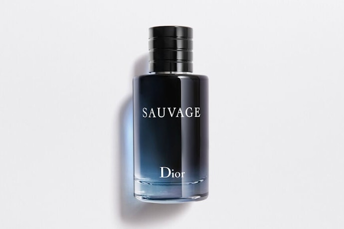 Untuk pria dengan karakter yang bold, pilih Dior Men’s Fragrance, seperti Dior Sauvage, Fahrenheit, dan Dior Homme