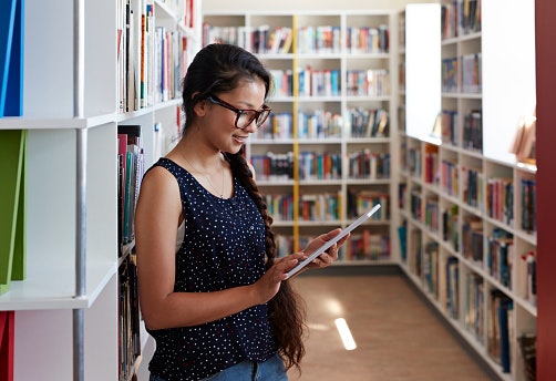 Pastikan ceritanya cukup seram untuk Anda dengan membaca review di Goodreads