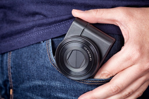 Gunakan kamera pocket bila Anda ingin kemudahan pemakaian meski tidak memahami dasar-dasar fotografi