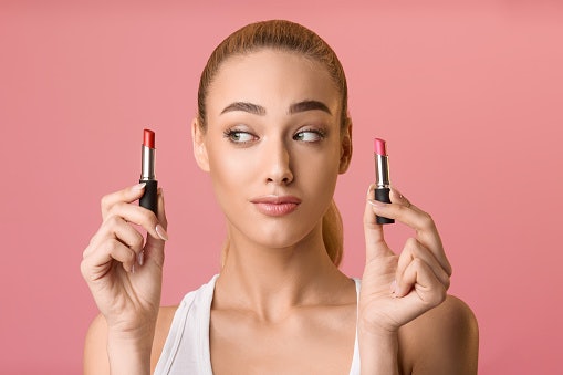 Sesuaikan warna lipstik dengan kulit Anda: Warm, cool, atau neutral undertone