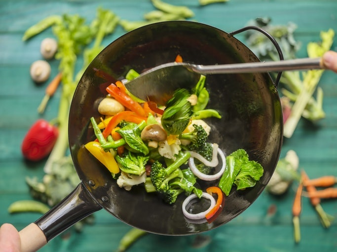 Coba kaldu jamur kalau Anda menjalani gaya hidup vegan