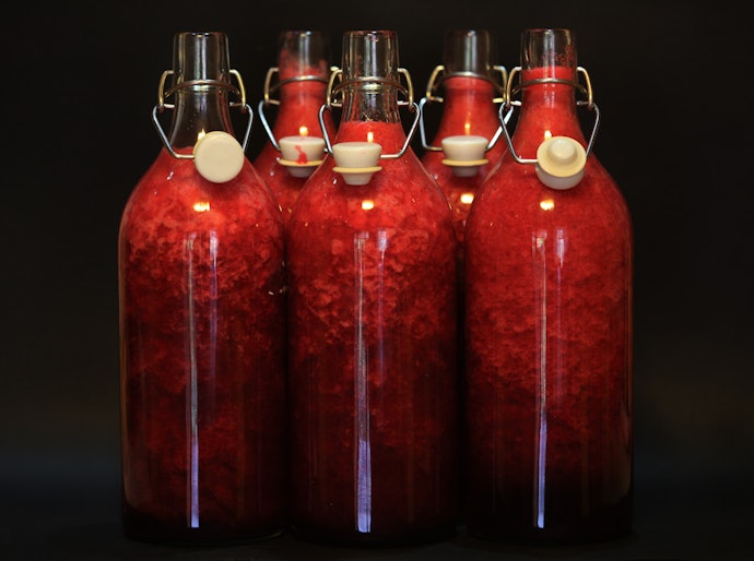 Pilih sirup frambozen yang terbuat dari buah frambozen asli