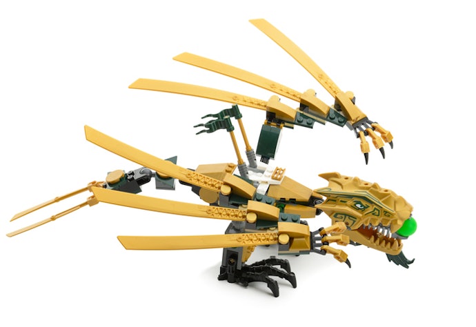 Perhatikan ukuran dari LEGO NinjaGo