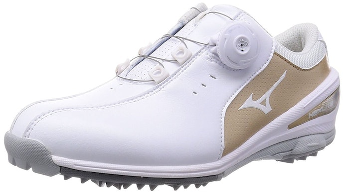 Gunakan sepatu golf tipe dial jika Anda ingin sepatu yang mudah dikencangkan dan dilepas