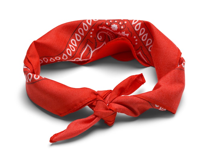 Pilih bandana slayer untuk styling yang fleksibel, bisa jadi scarf, ikat rambut, hingga masker