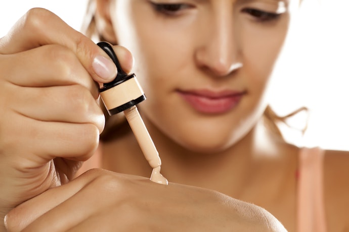Pertimbangkan BB cream bersilikon untuk riasan yang tahan lama