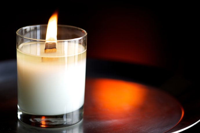 Jika Anda menginginkan lilin aromaterapi dengan harga terjangkau dan banyak pilihan, pilih yang terbuat dari paraffin wax