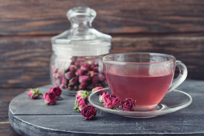 Utamakan teasane atau teh bunga mawar kering murni bila Anda perlu minuman kesehatan