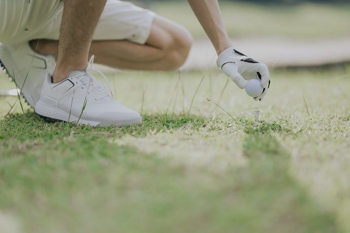Untuk Anda yang ingin memakainya sepanjang hari, pilih sepatu golf dengan pengencang tipe tali