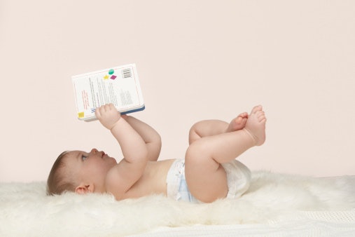 Cari buku dengan teks sedikit dan ilustrasi simpel untuk bayi dan toddler