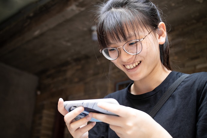 Cek konten lainnya di dalam game makeup, seperti cerita makeover atau level yang menantang