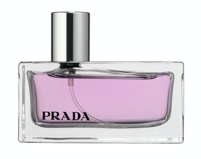 Perhatikan desain kemasan parfum yang menarik